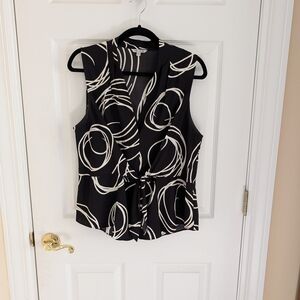 Nic+Zoe Tie Front Sleeveless Top